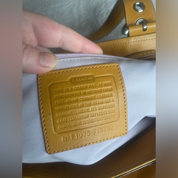 Coach Soho Leather Pleated Tote Satchel Yellow F13732 Shoulder Strap Purse - Picture 6 of 6